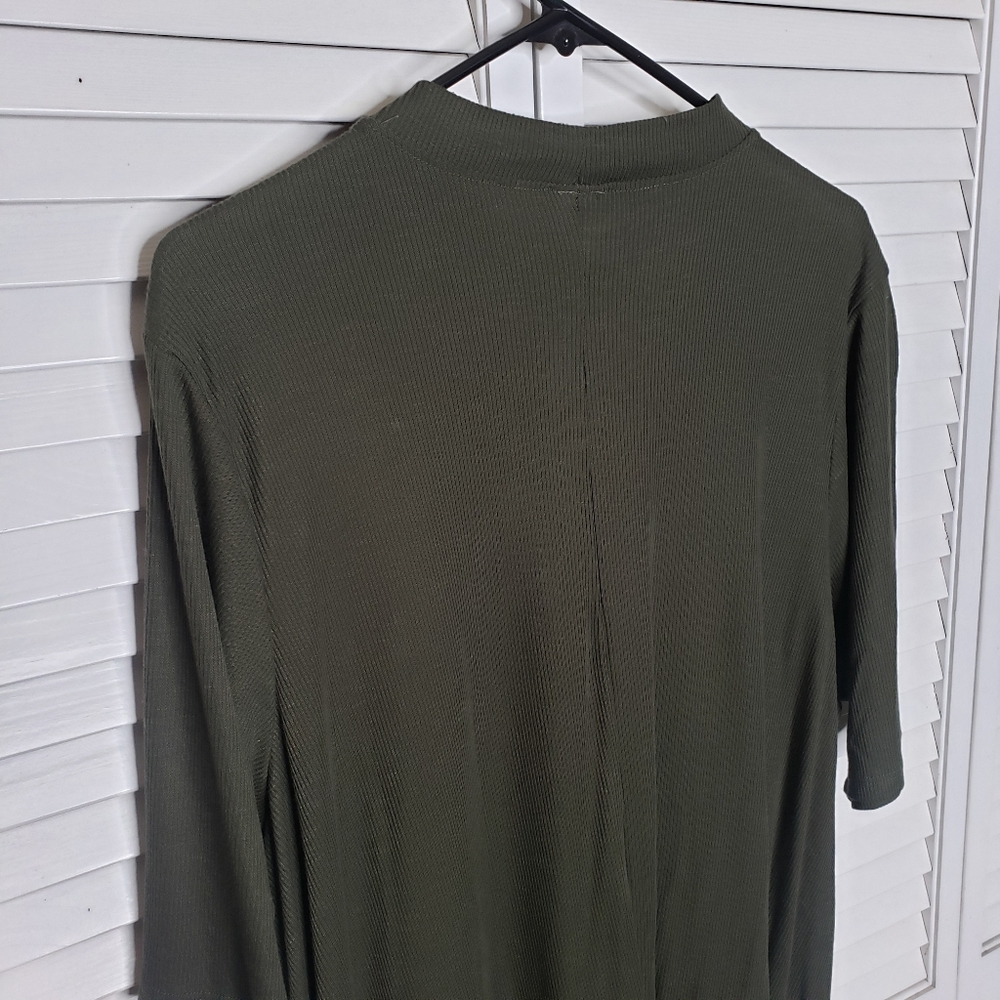 Torrid Keyhole Neck Ribbed Knit Tunic Top PLUS 3X - Picture 10 of 14